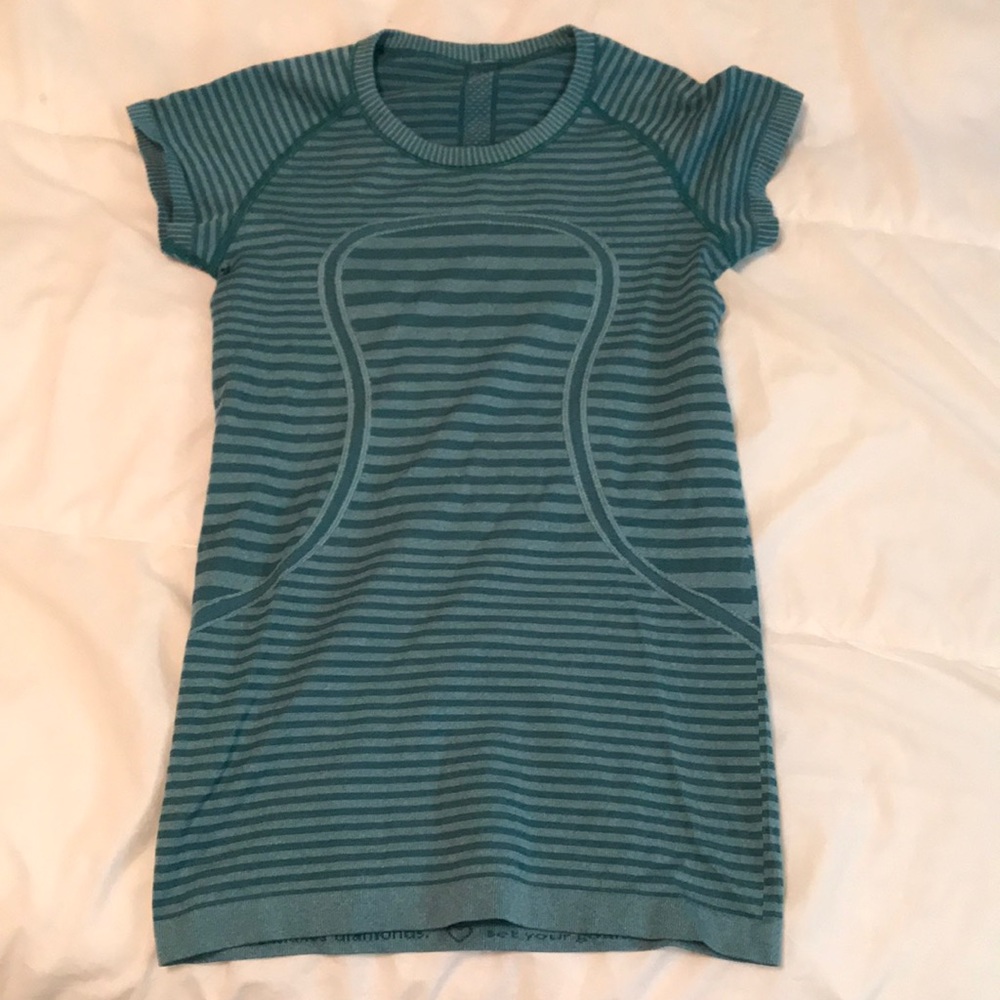 Lululemon short sleeve top